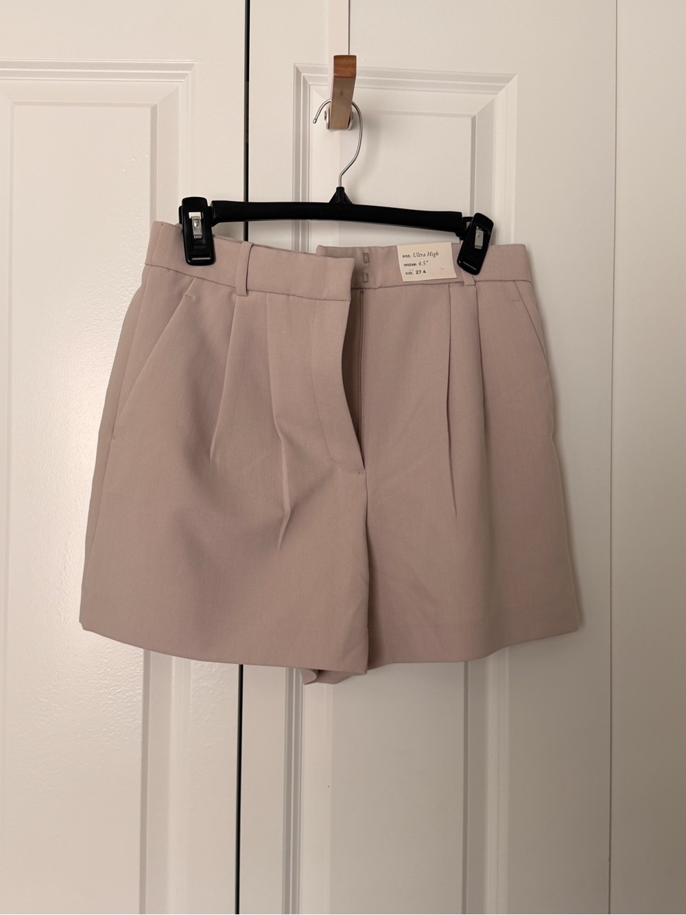 Abercrombie & Fitch High-Rise Tailored Shorts in Light Beige
